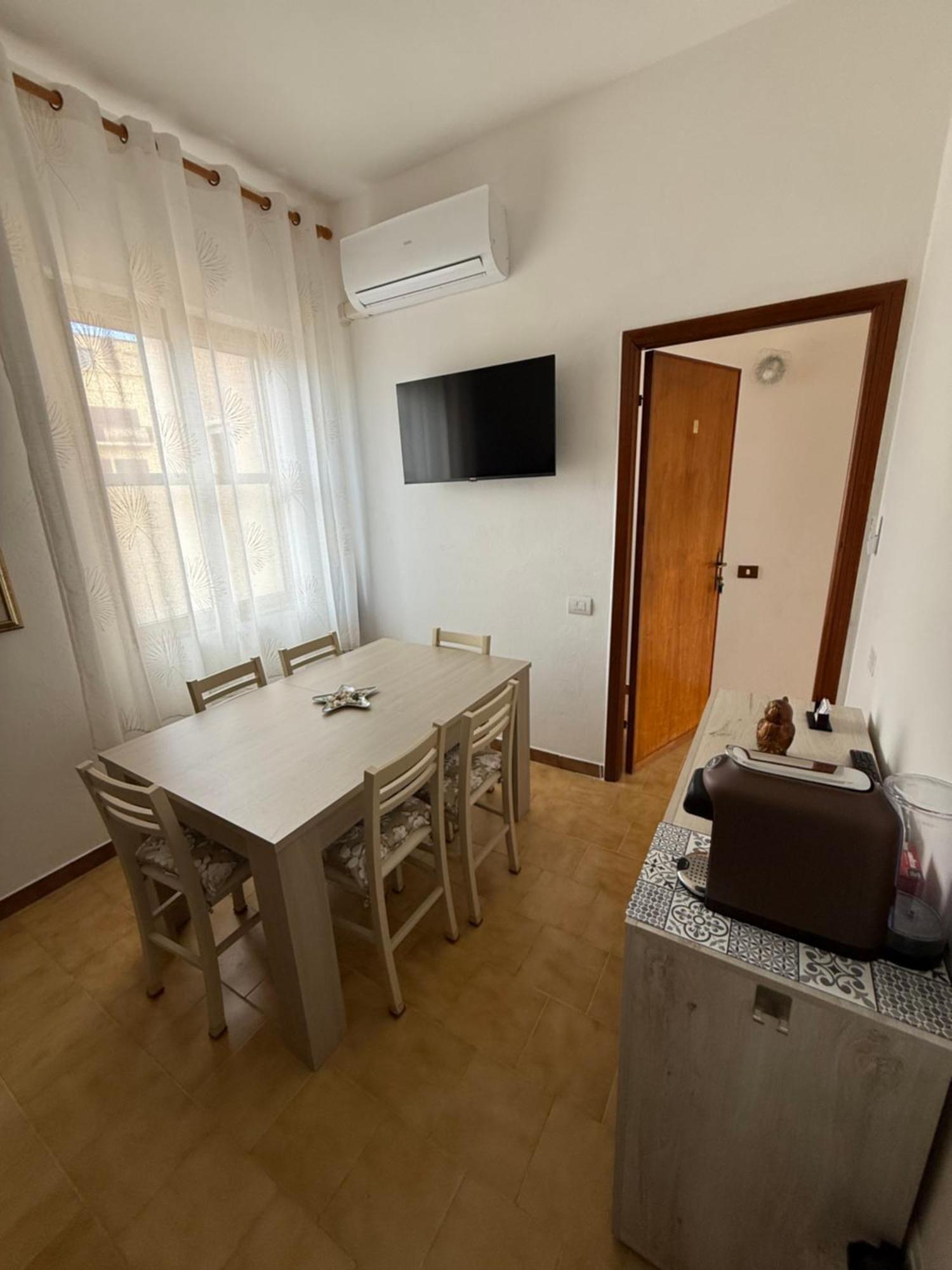 B&B Arcipelago La Maddalena  Buitenkant foto